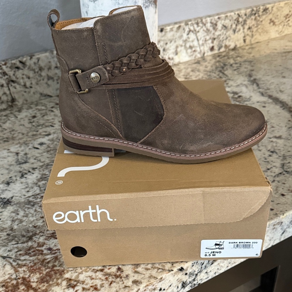 Earth Women Dark Brown Braided Boots
